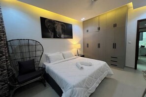 1 bedroom, iron/ironing board, WiFi, bed sheets - Cozy Beachfront 1bed with Garden/Sea/PoolView (Mombasa)