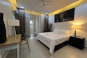 1 habitación, tabla de planchar con plancha, wifi y ropa de cama 
