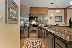 Condo, 2 Bedrooms | Private kitchen