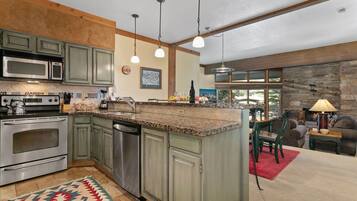 Condo, 2 Bedrooms | Private kitchen