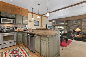 Private kitchen - Powder Run at Deer Valley Resort - Two Bedroom Condo with Hot Tub #A13 2 Condo (Park City)