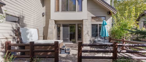 Condo, 3 Bedrooms | Terrace/patio