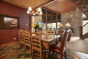 Dining - Powder Run at Deer Valley Resort - Four Bedroom Condo with Hot Tub #A32 4 Condo (Park City)