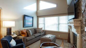 Condo, 1 Bedroom | Living area | Smart TV