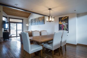 Appart'hôtel, 3 chambres | Restauration