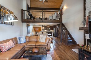 Condo, 3 Bedrooms | Living area | Smart TV - Ridgepoint at Deer Valley Resort - Three Bedroom Condo with Hot Tub #126 3 Condo (Park City)