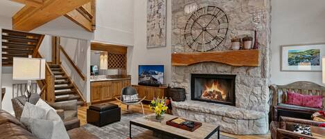 Condo, 3 chambres | Aire de séjour | Téléviseur connecté