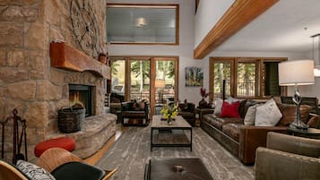 Condo, 3 Bedrooms | Living area | Smart TV