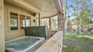 Condo, 3 Bedrooms | Outdoor spa tub