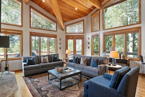 Condo, 3 Bedrooms | Living area