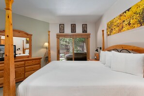 Condo, 3 Bedrooms | 3 bedrooms, iron/ironing board, free WiFi