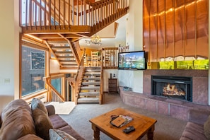 Condo, 4 Bedrooms | Living area