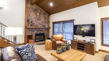 Apartment, 3 Schlafzimmer | Wohnbereich | Smart-TV