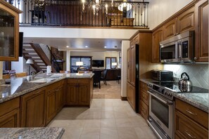 Appart'hôtel, 3 chambres | Cuisine privée | Cafetière/bouilloire