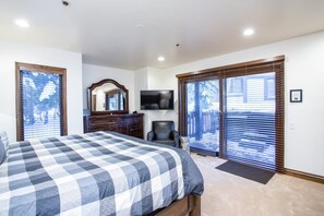 Condo, 3 Bedrooms - Ridgepoint at Deer Valley Resort - Three Bedroom with Hot Tub #124 3 Condo (Park City)