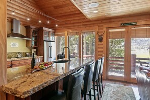 Condo, 3 Bedrooms | Private kitchen