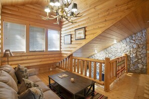 Condo, 3 Bedrooms | Interior
