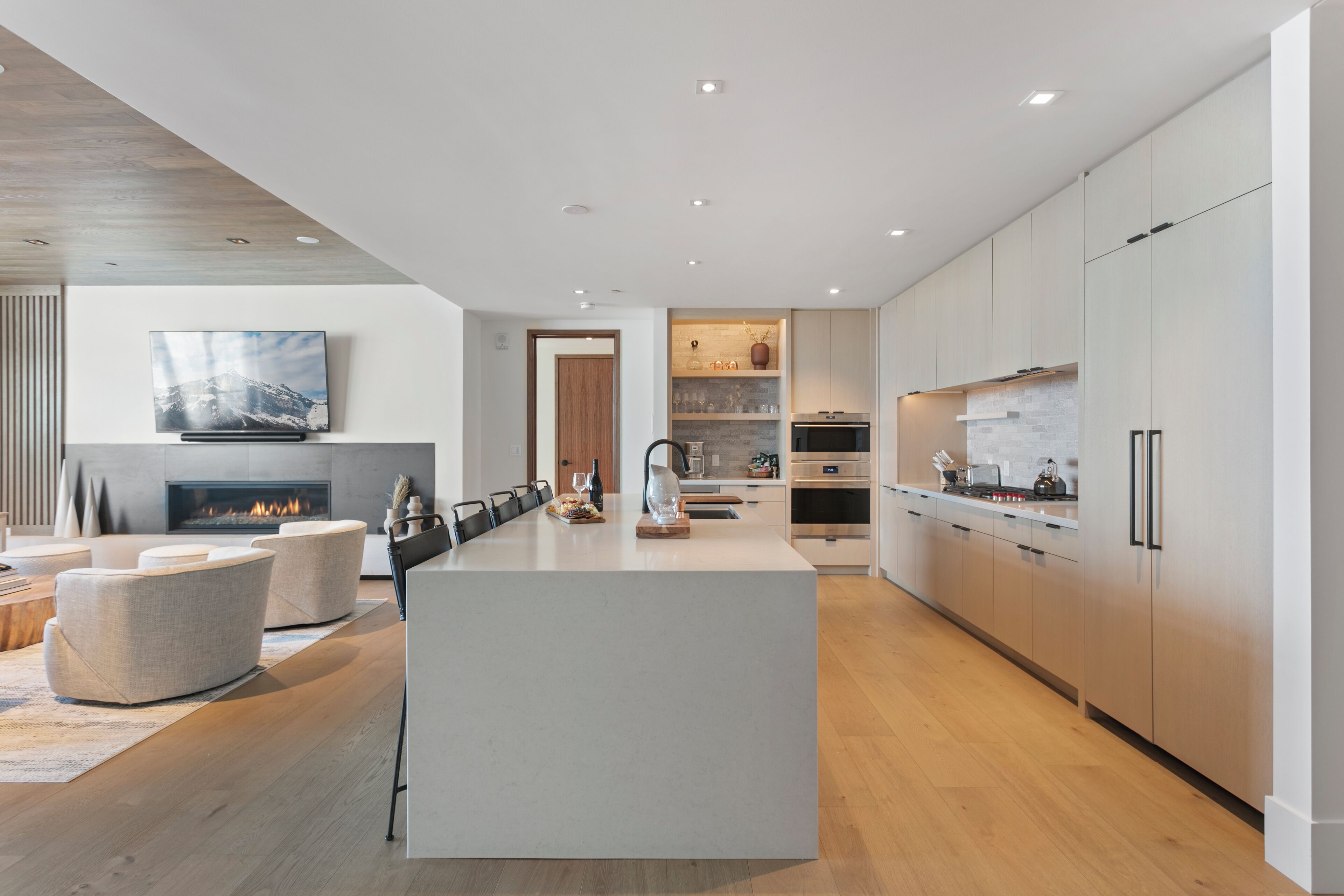 Condo, 3 Bedrooms | Private kitchen | Fridge, oven, coffee/tea maker, toaster