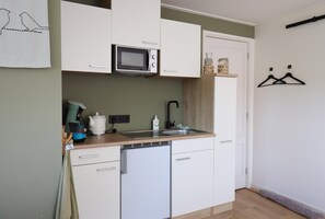 Apartment | Private kitchen - Beautifully Styled Apartment (Bitgummole)
