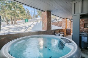 Apartment, 4 Schlafzimmer | Außen-Whirlpool