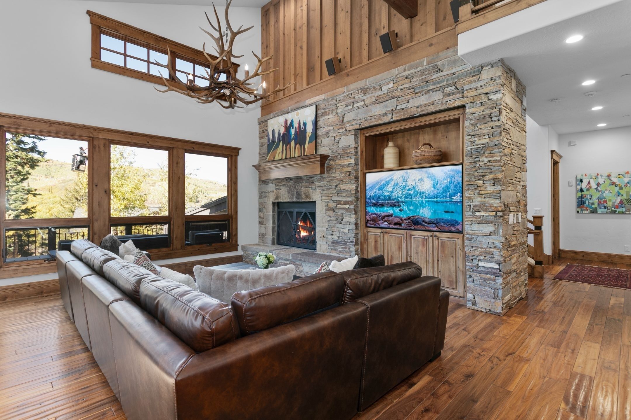 Apartamento, 4 habitaciones | Zona de estar | Una Smart TV