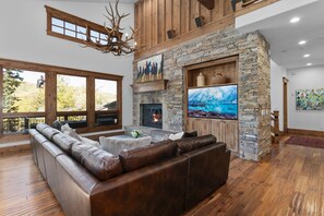 Condo, 4 Bedrooms | Living area