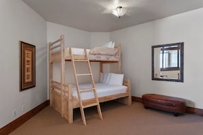 House, 5 Bedrooms | 5 bedrooms, iron/ironing board, free WiFi