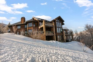 Maison, 5 chambres | Extérieur