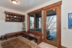 House, 5 Bedrooms | Interior