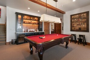 Maison, 5 chambres | Salle de jeux