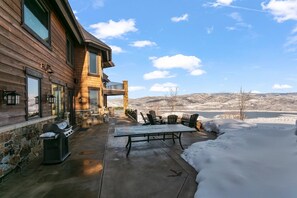 House, 5 Bedrooms | Outdoor dining