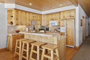 콘도, 침실 3개 | 전용 주방 | 냉장고, 오븐, 커피/티 메이커, 토스터