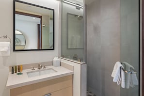 Kondominium, 3 kamar tidur | Kamar mandi | Handuk dan sampo