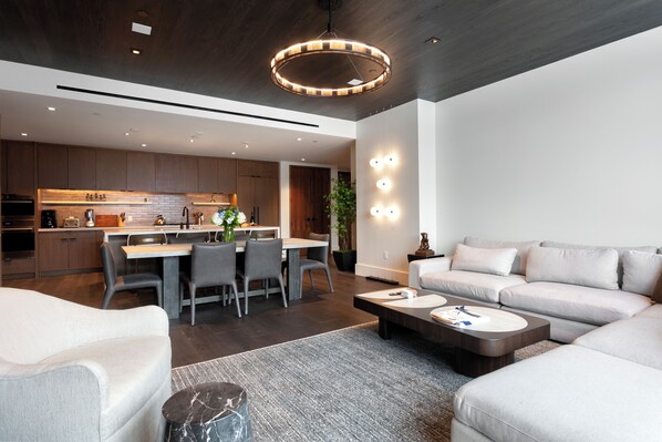 Condo, 3 Bedrooms | Living area
