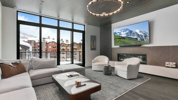 Condo, 3 Bedrooms | Living area | Smart TV