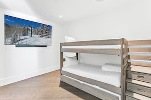 Condo, 2 Bedrooms