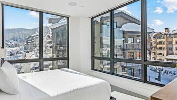 Condo, 2 Bedrooms | 2 bedrooms, iron/ironing board, free WiFi