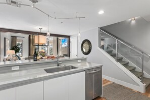 Condo, 2 Bedrooms | Interior