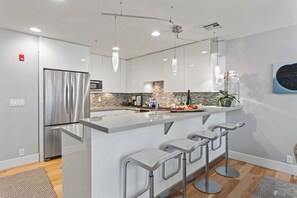 Condo, 2 Bedrooms | Private kitchen