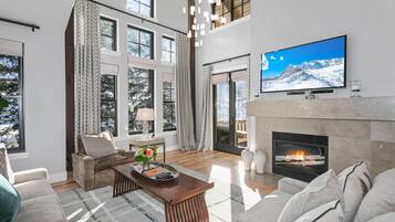 Condo, 2 Bedrooms | Living area | Smart TV