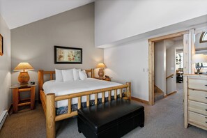 Condo, 4 Bedrooms - Queen Esther at Deer Valley Resort - Four Bedroom Condo with Hot Tub #2447 4 Condo (Park City)