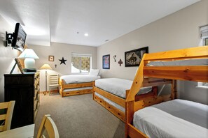 Condo, 4 habitaciones | 4 habitaciones, tabla de planchar con plancha y wifi gratis 