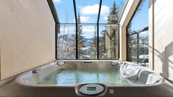 Condo, 4 Bedrooms | Interior