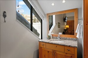Condo, 4 Bedrooms | Bathroom - Queen Esther at Deer Valley Resort - Four Bedroom Condo with Hot Tub #2447 4 Condo (Park City)