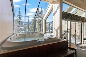 Condo, 4 Bedrooms | Interior