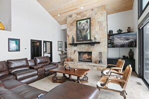 独立别墅, 5 间卧室 | 起居区 | 智能电视