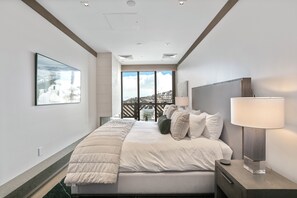 Condo, 3 Bedrooms | 3 bedrooms, iron/ironing board, free WiFi