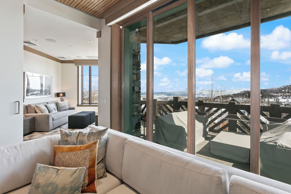 The Residences at The Tower-3 Bedroom Deluxe #6 3 Condo