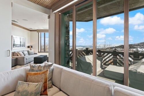 The Residences at The Tower-3 Bedroom Deluxe #6 3 Condo