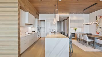 Appartement, 3 slaapkamers | Privékeuken | Een koelkast, een oven, een koffiezetapparaat/waterkoker